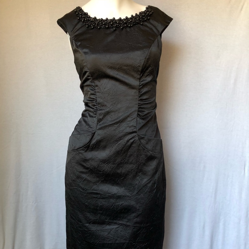 Rabbit designs black formal fitted dress w/pockets